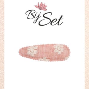 Roze met witte bloem