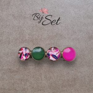 Bohemien roze met groene haarknip