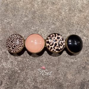 haarknip met panterprint, crème en zwart als kleur. Voor dik haar of een volle bos haren.