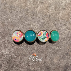 vrolijke lente haarknip, groen accenten